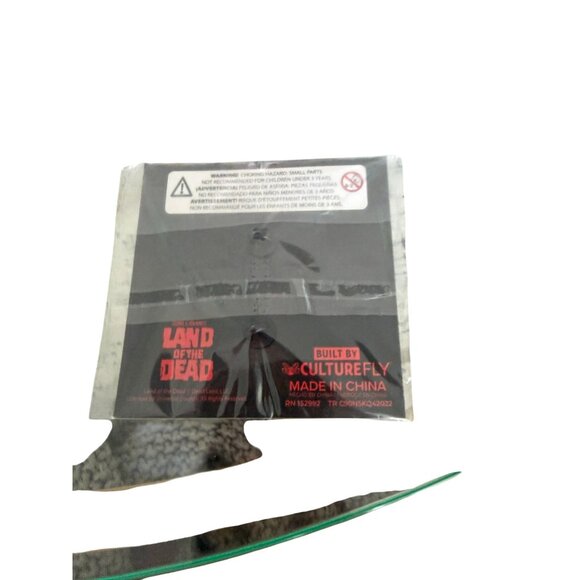 LAND OF THE DEAD Large Horror Enamel Lapel Backpack Pin NEW NWOT - Picture 3 of 3